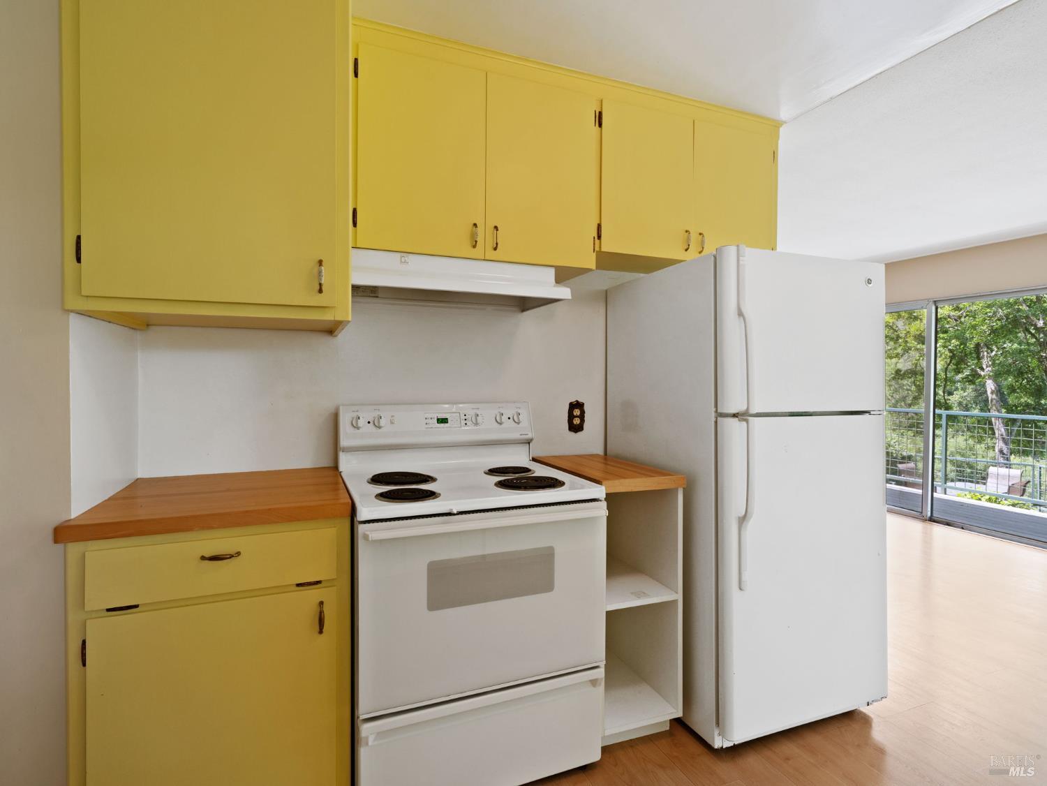 2241 N Fitch Mountain Rd