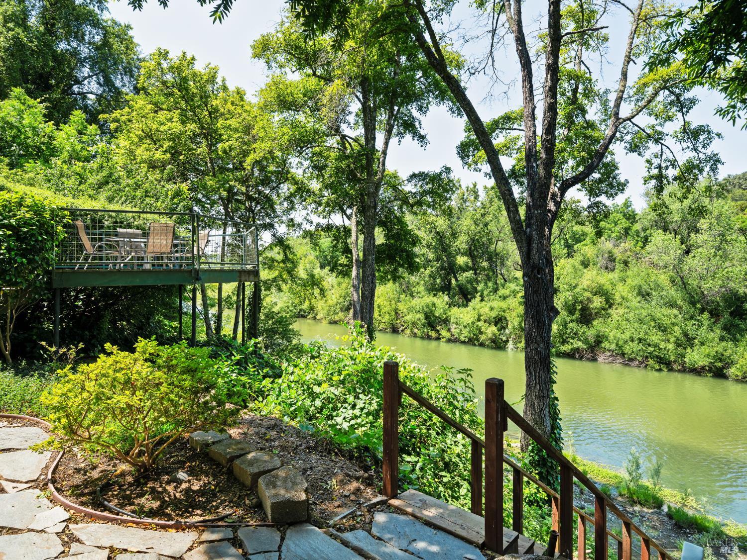 2241 N Fitch Mountain Rd