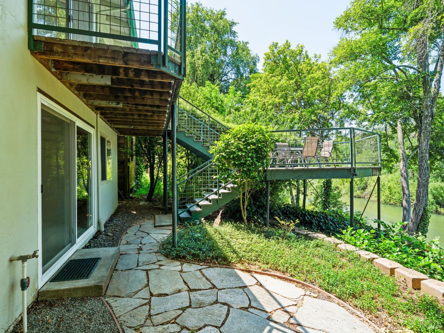 2241 N Fitch Mountain Rd