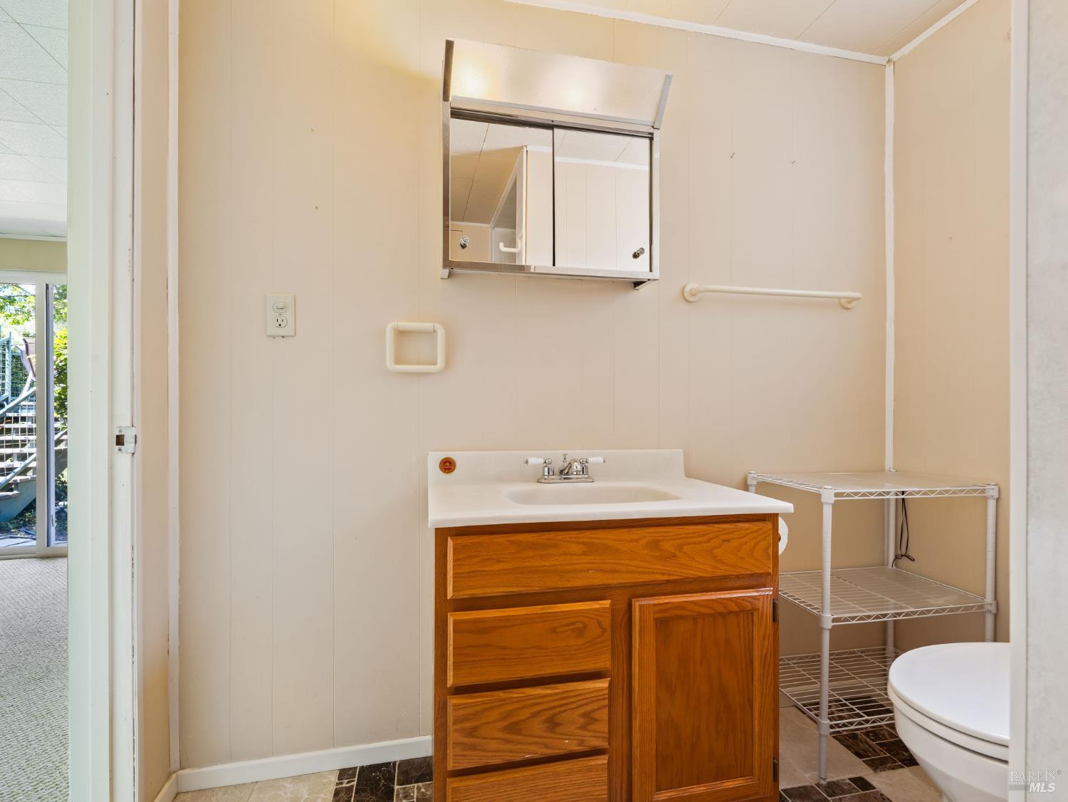 2241 N Fitch Mountain Rd