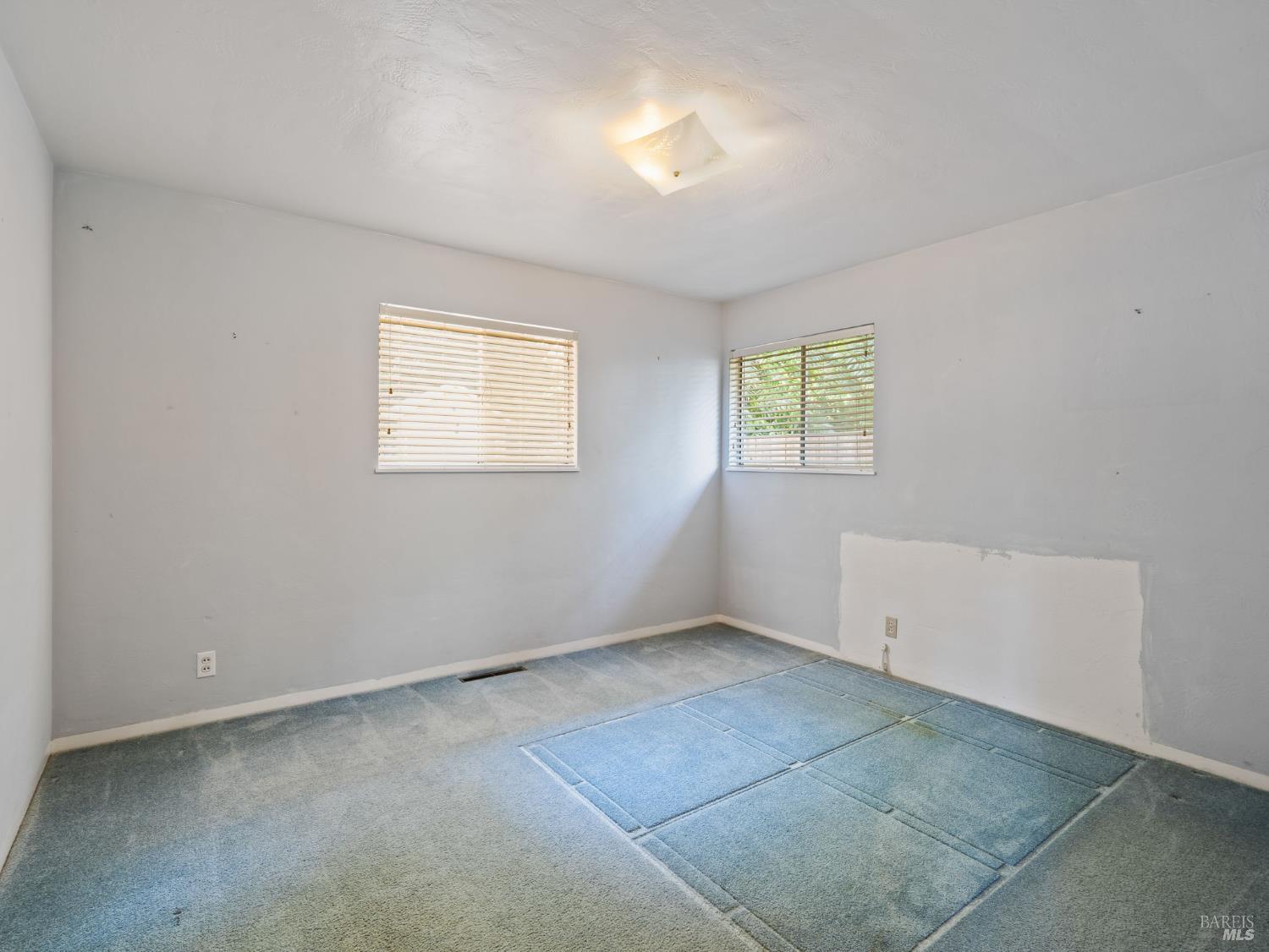 2241 N Fitch Mountain Rd