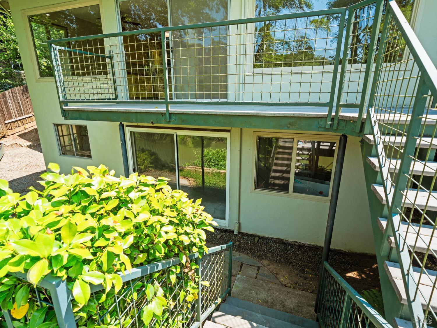 2241 N Fitch Mountain Rd