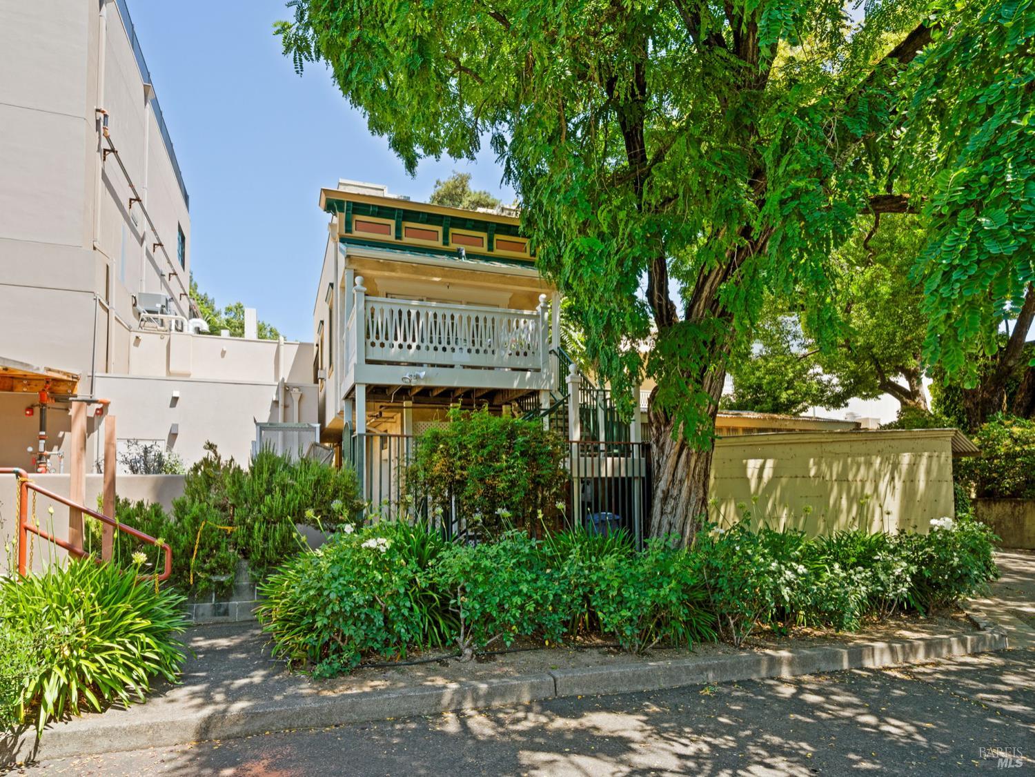 110-116 Matheson St