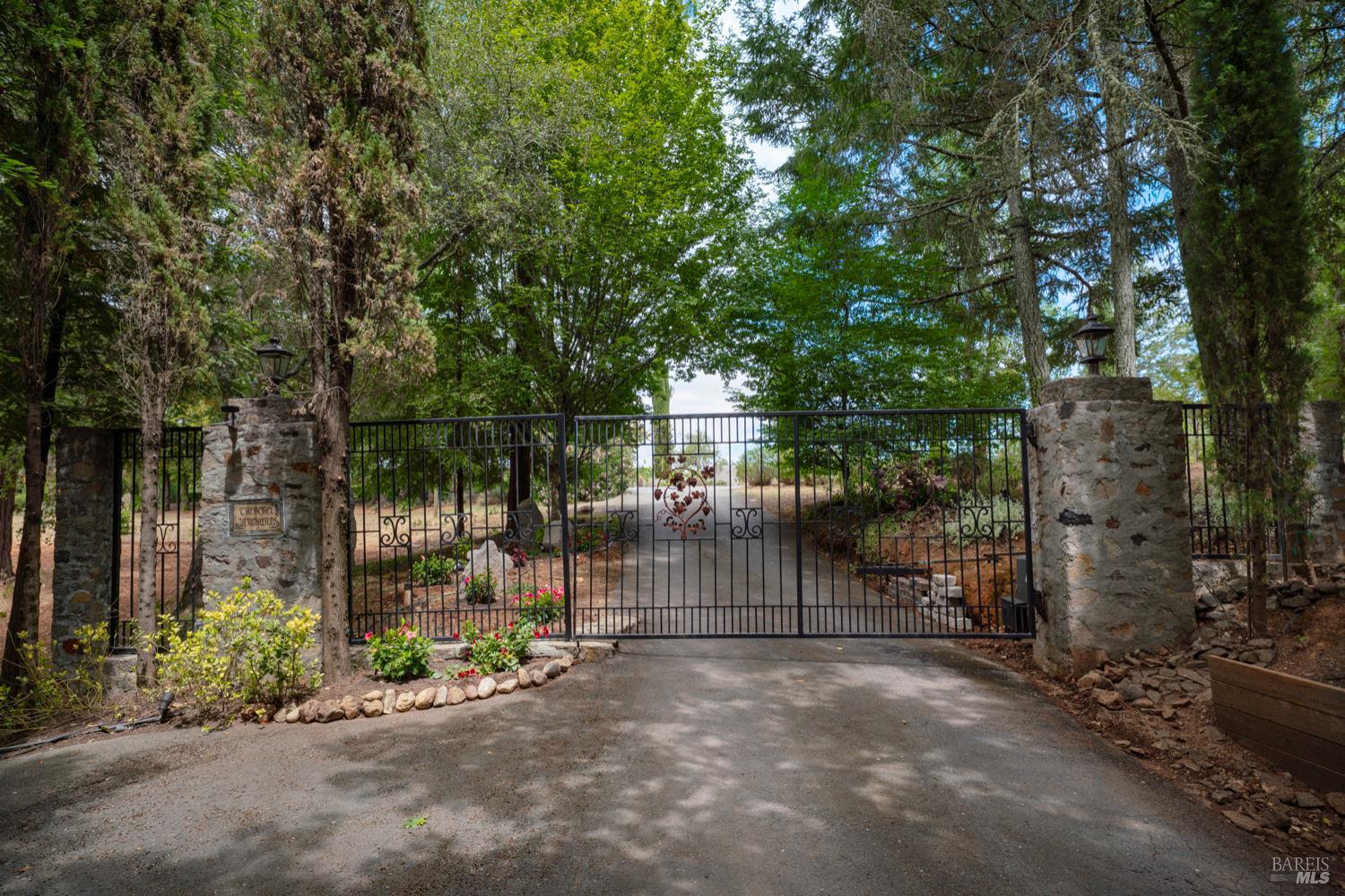 1633 Dry Creek Rd