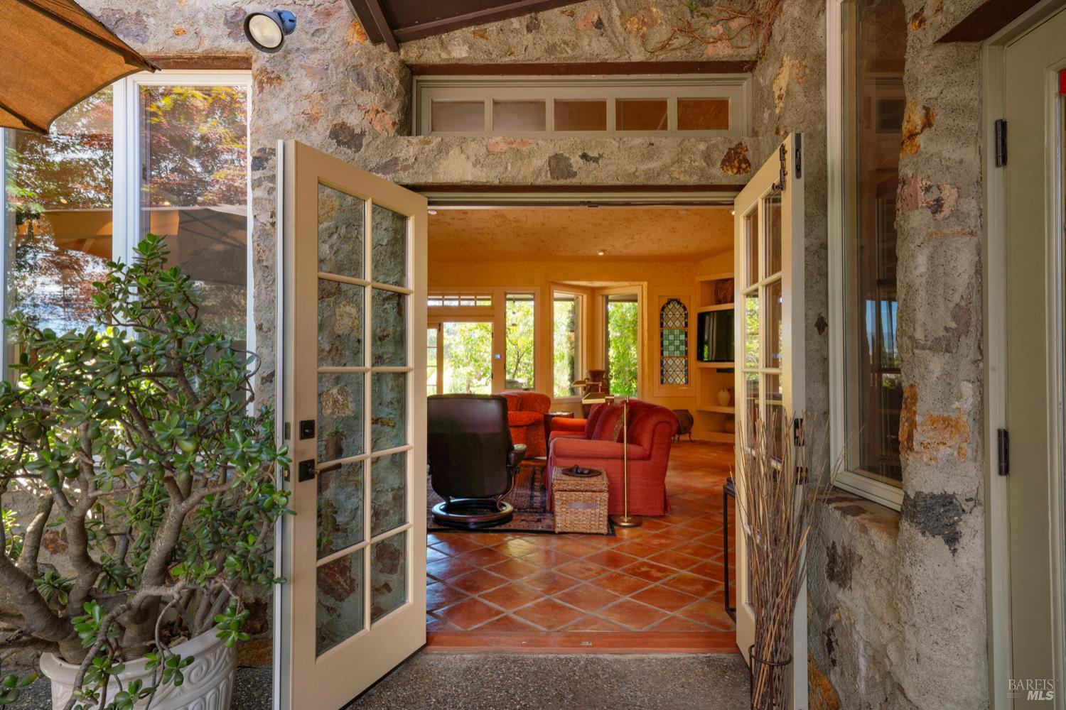 1633 Dry Creek Rd