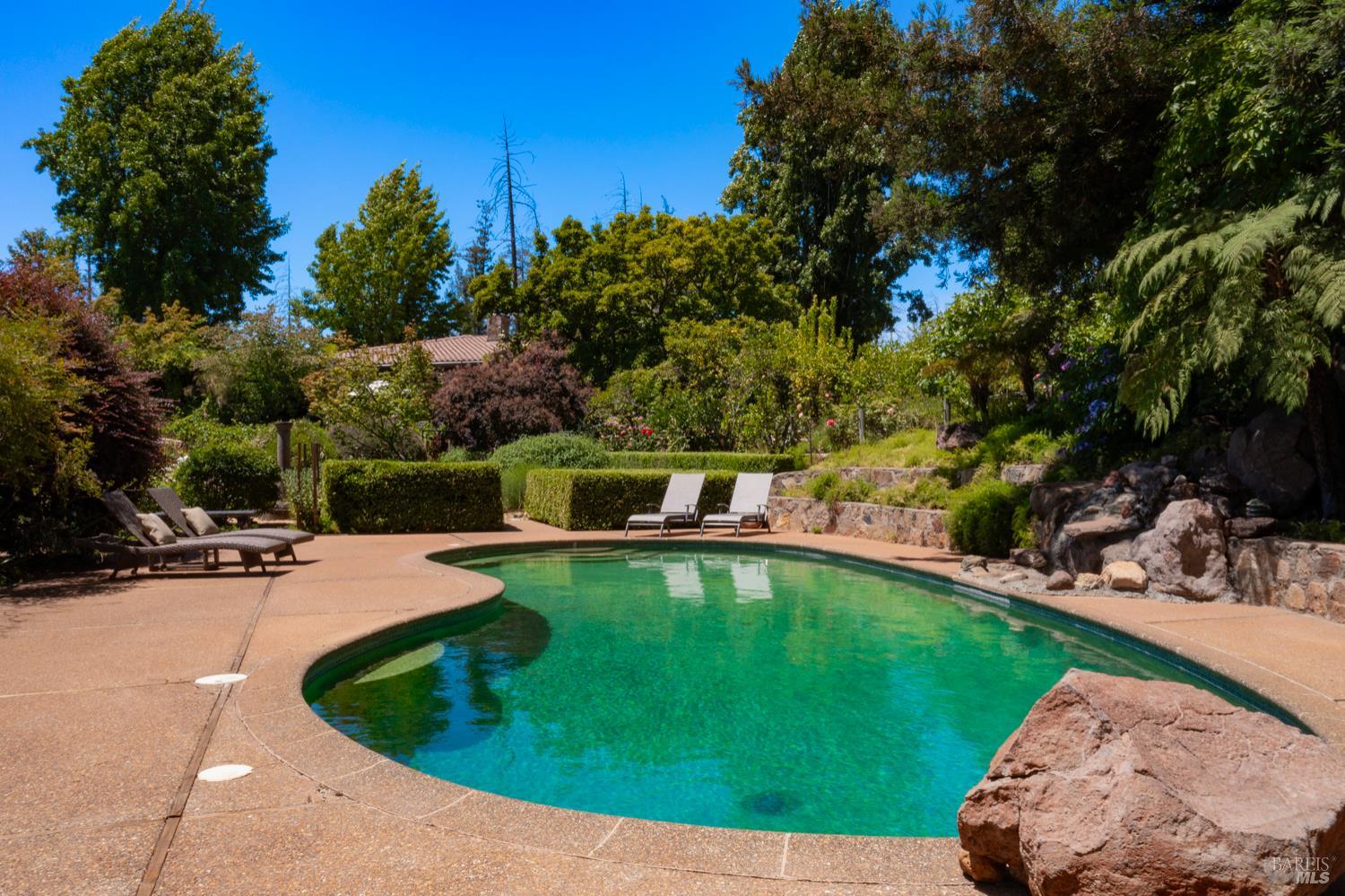 1633 Dry Creek Rd