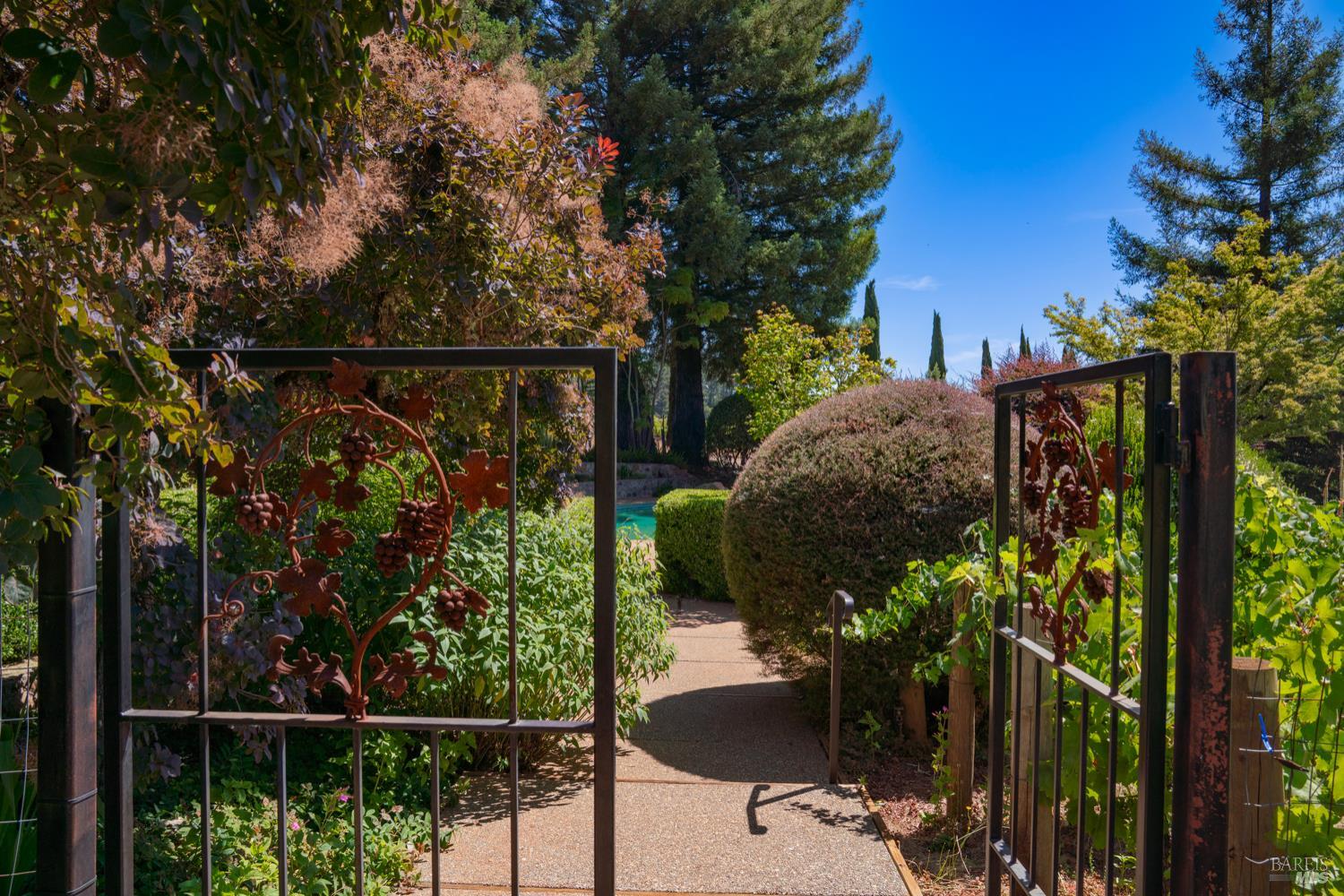 1633 Dry Creek Rd