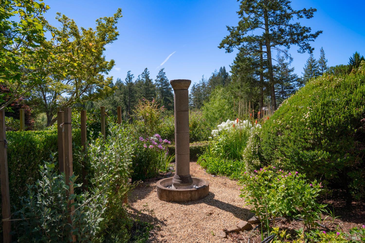 1633 Dry Creek Rd