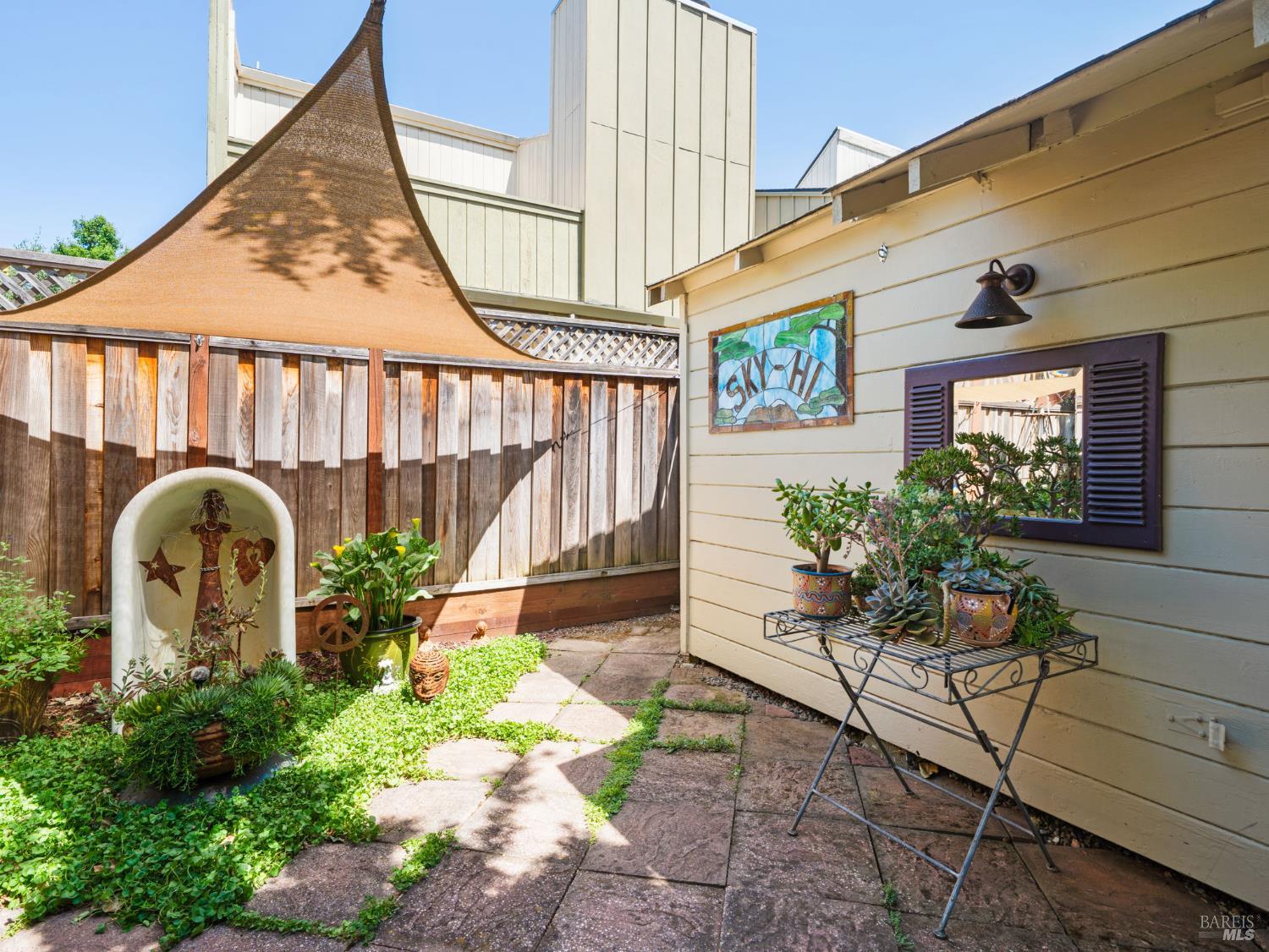 108 Marion Ln