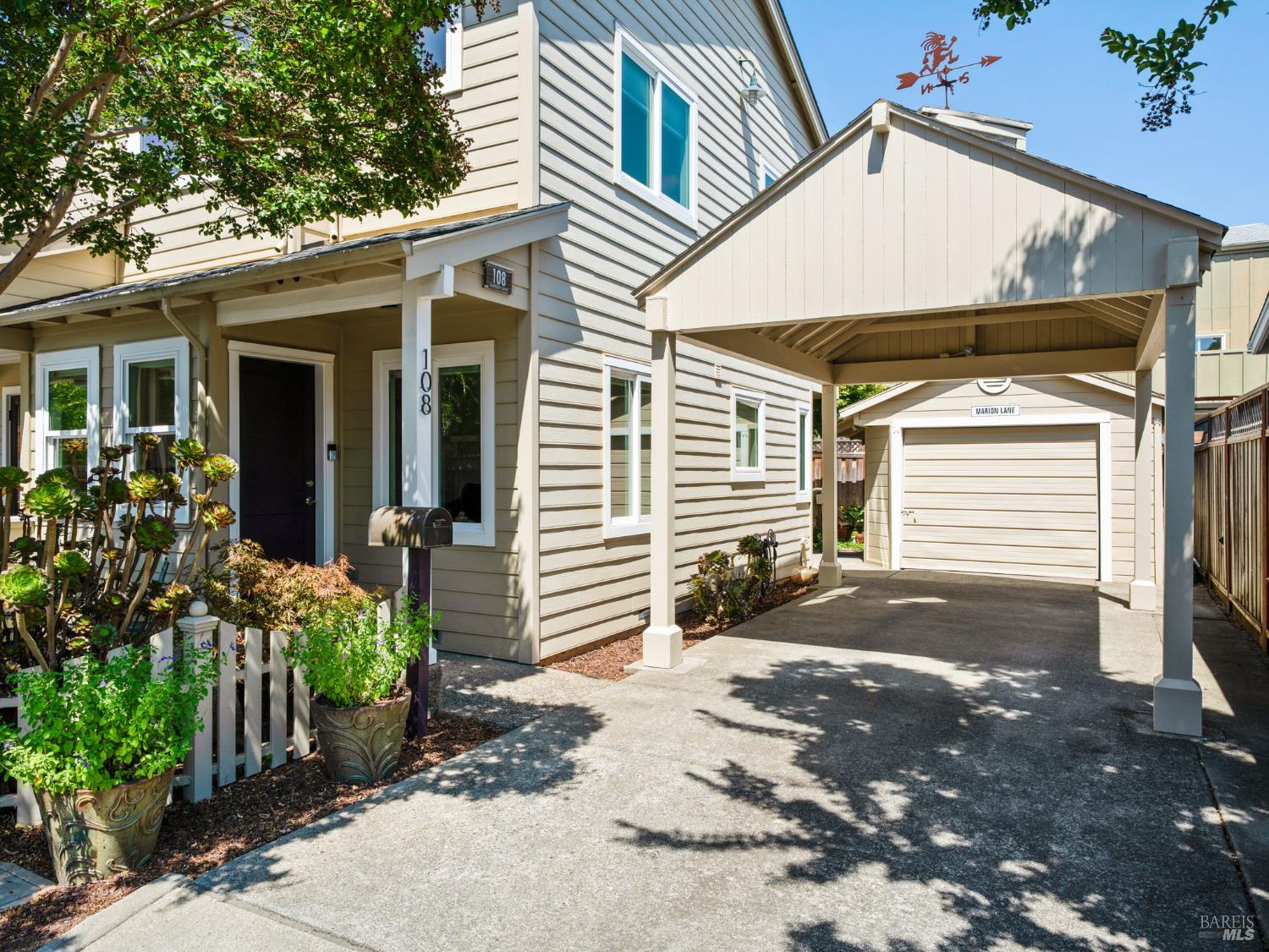 108 Marion Ln