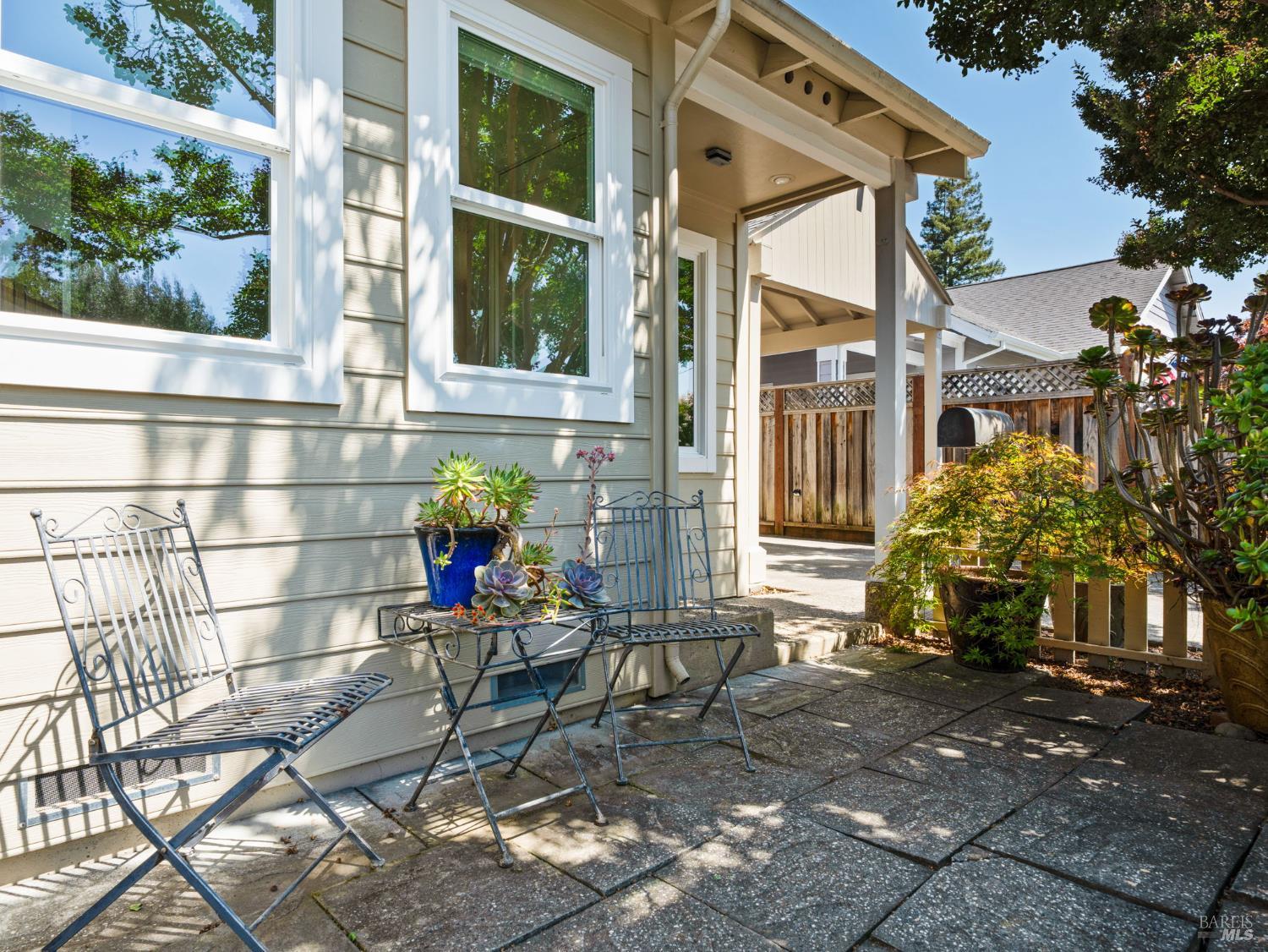 108 Marion Ln