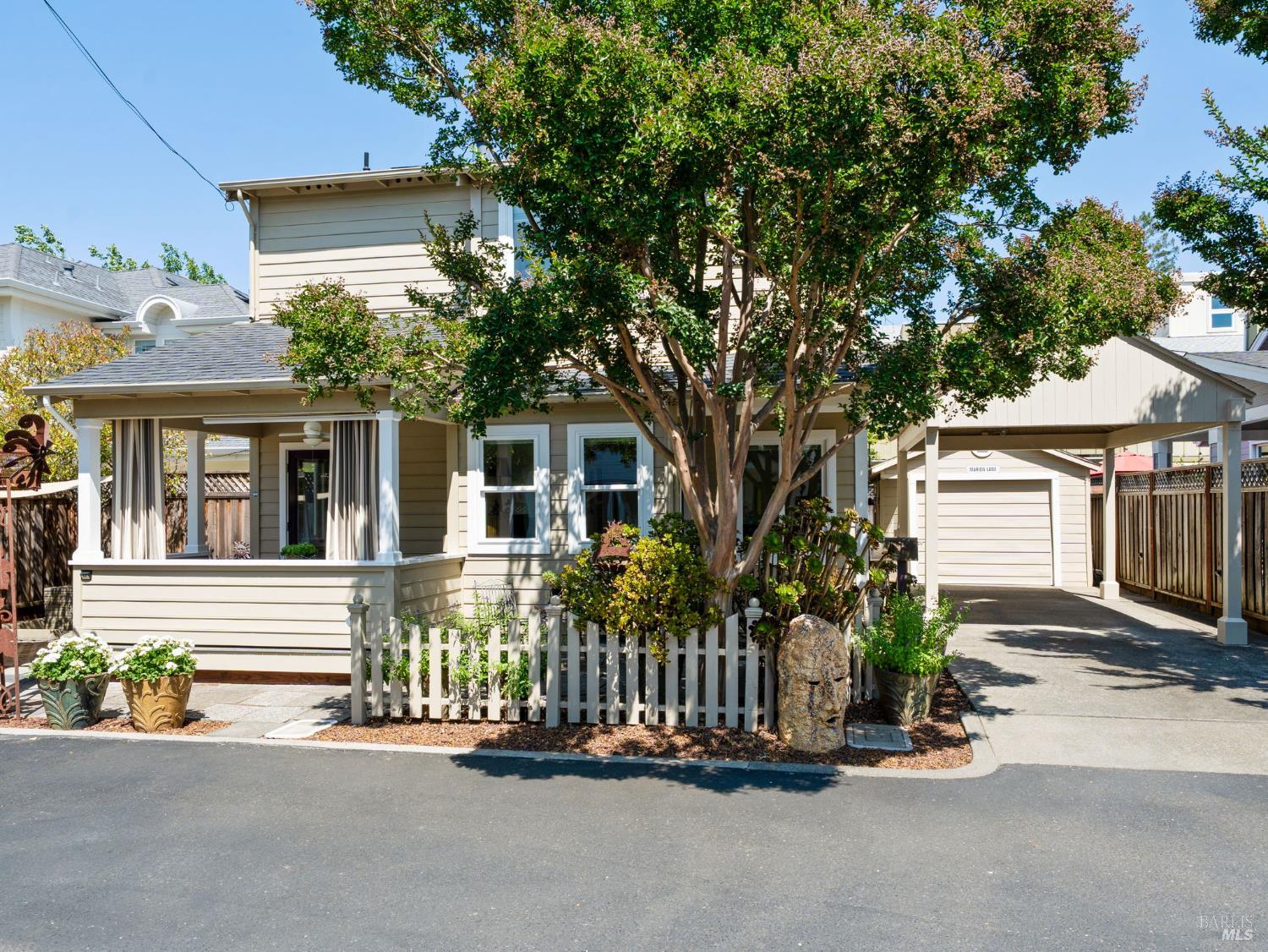 108 Marion Ln