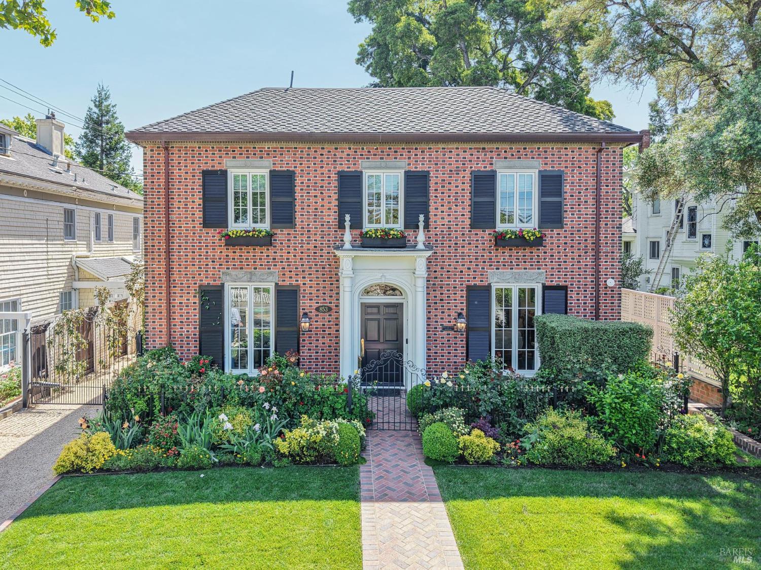 853 D Street