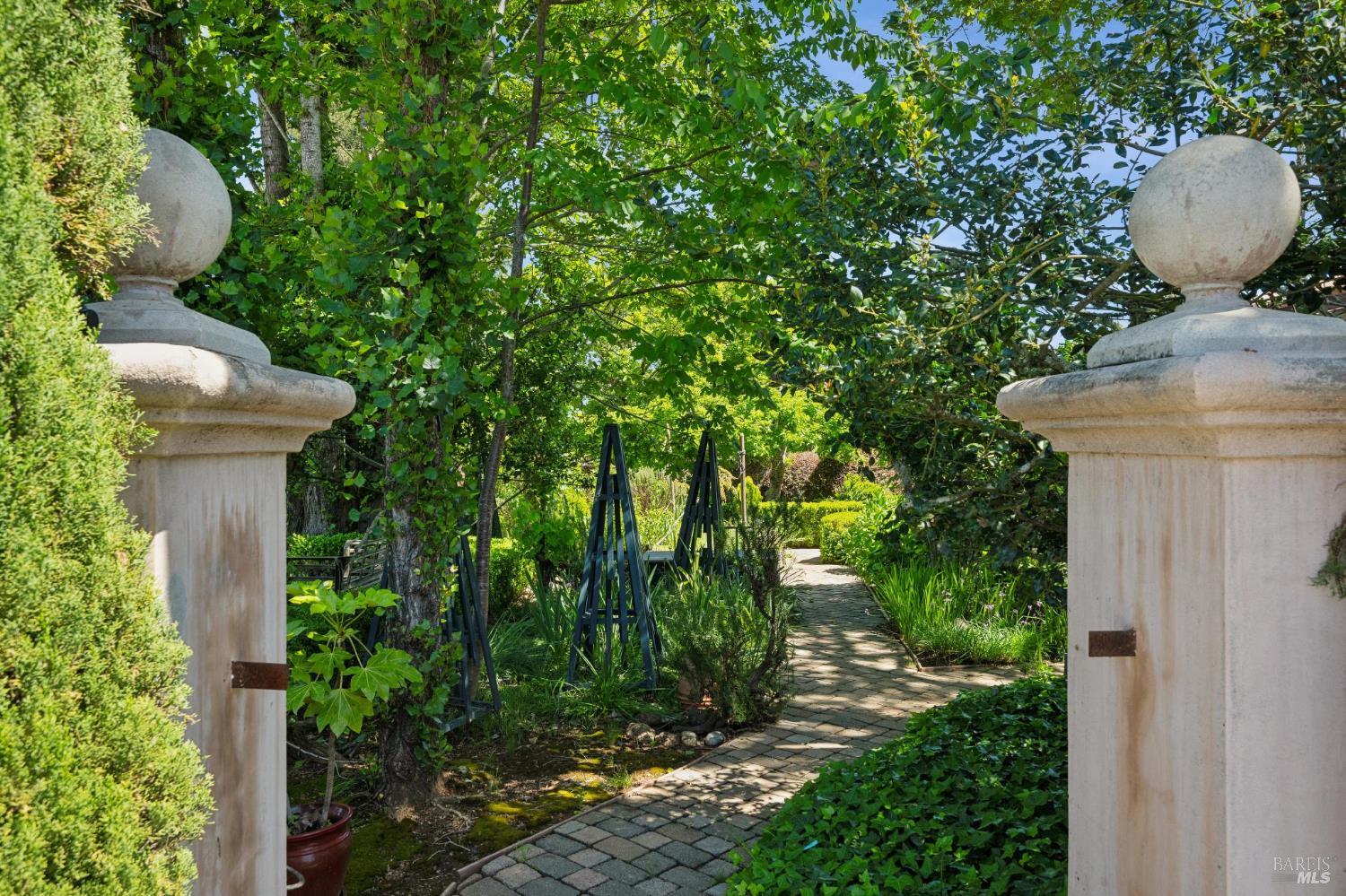 1633 Dry Creek Road
