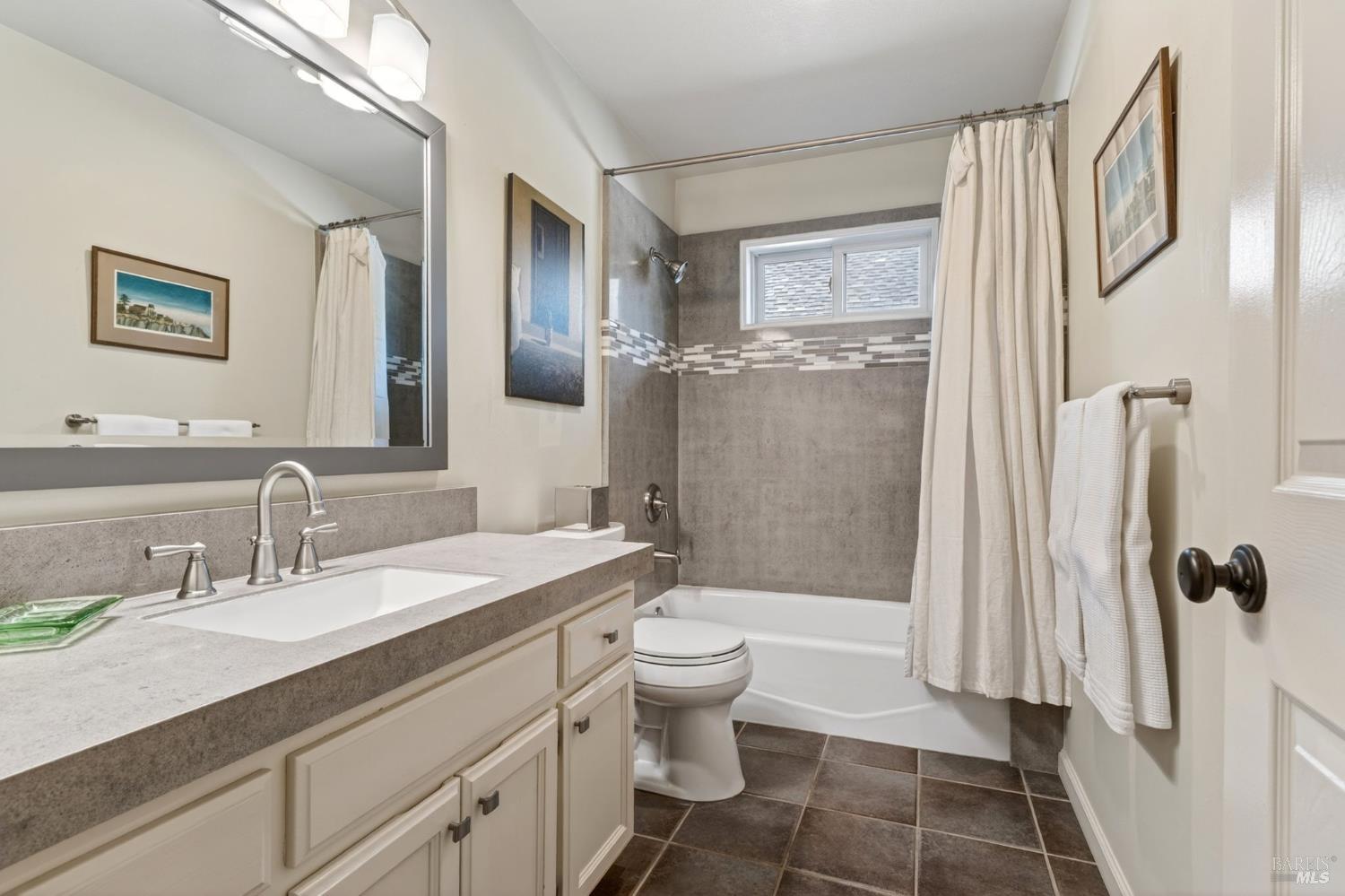 412 Fairway Court