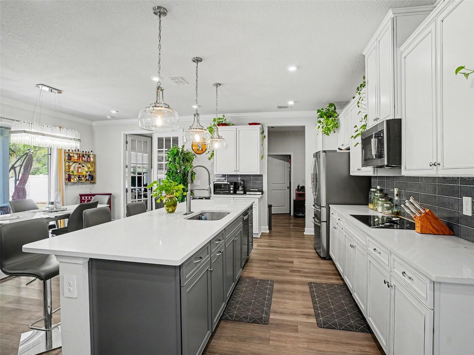608 ROMINGER LOOP