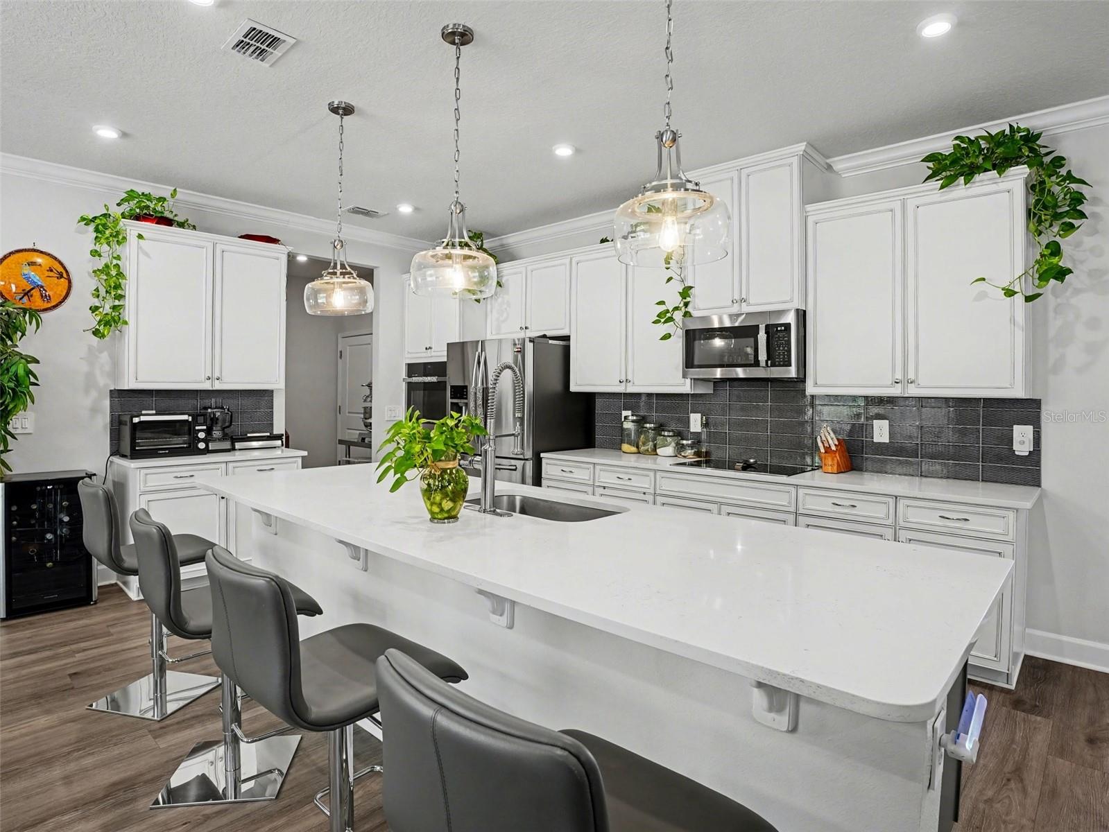 608 ROMINGER LOOP