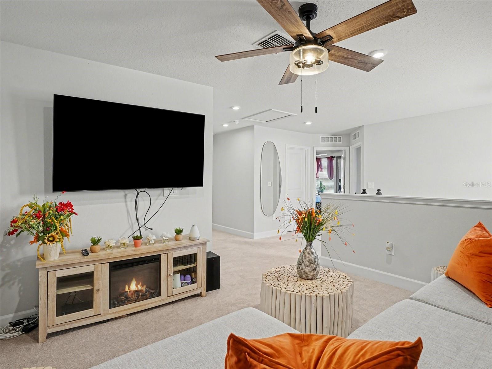 608 ROMINGER LOOP