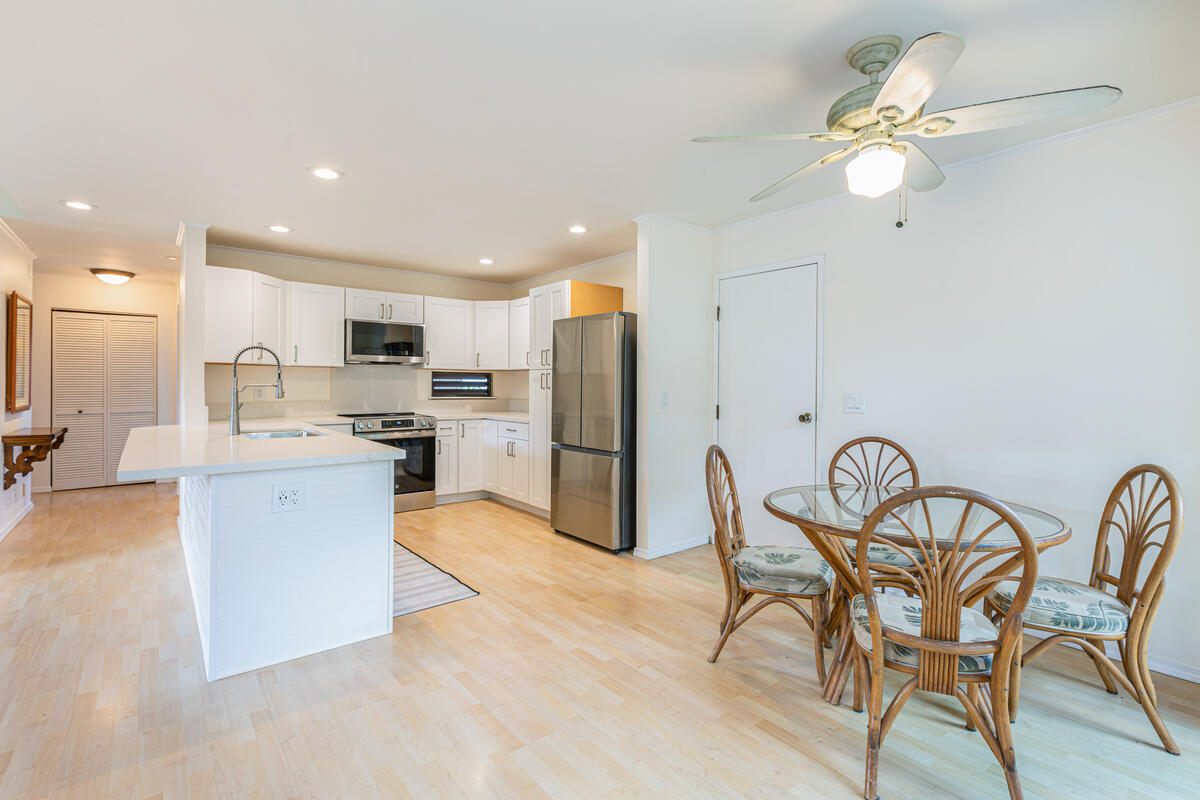 4834 MOLI PL