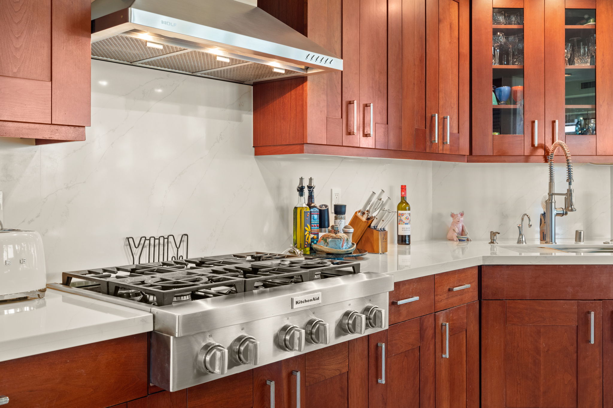 4100 QUEEN EMMA'S DR 21