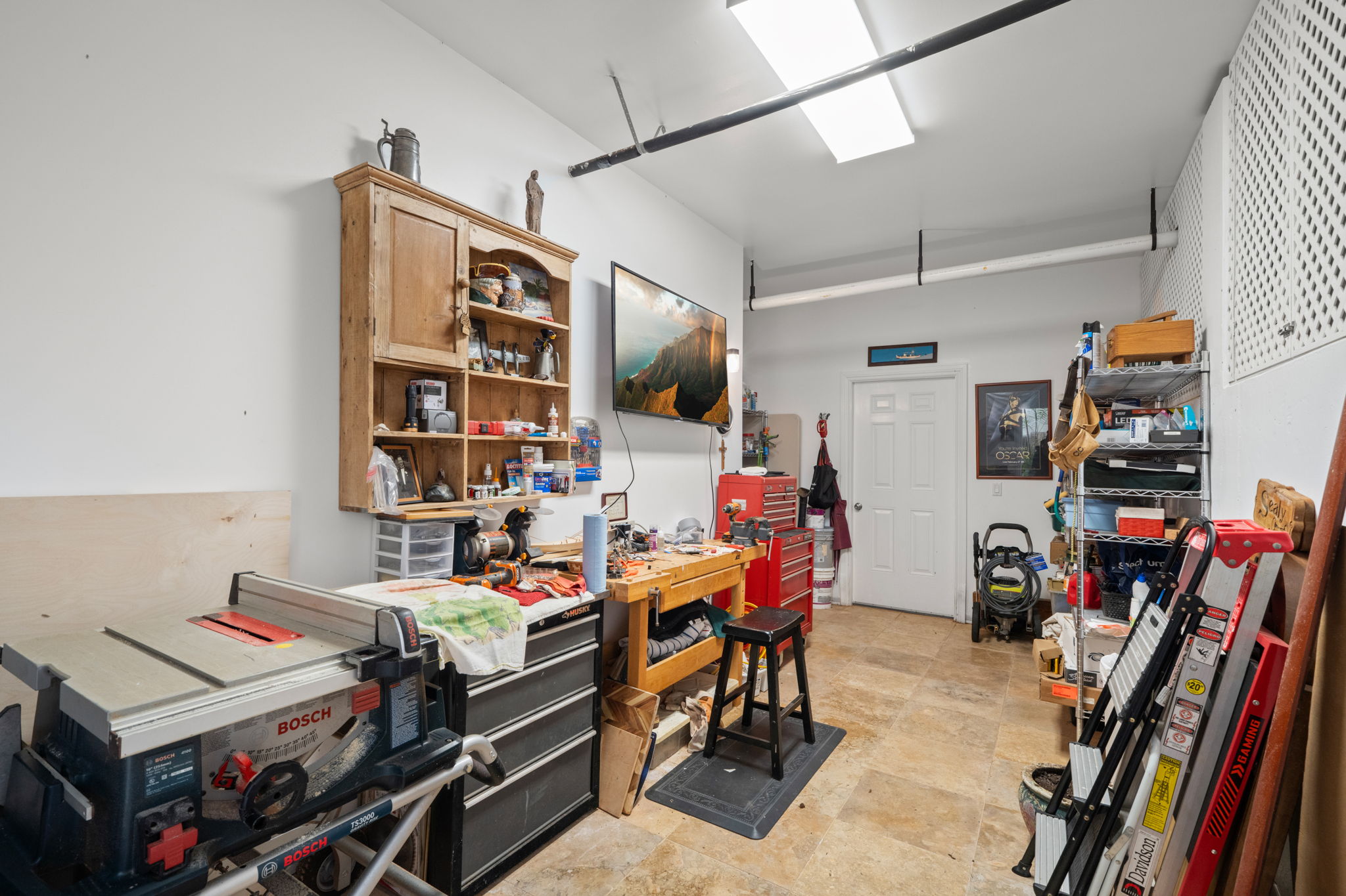 4100 QUEEN EMMA'S DR 21