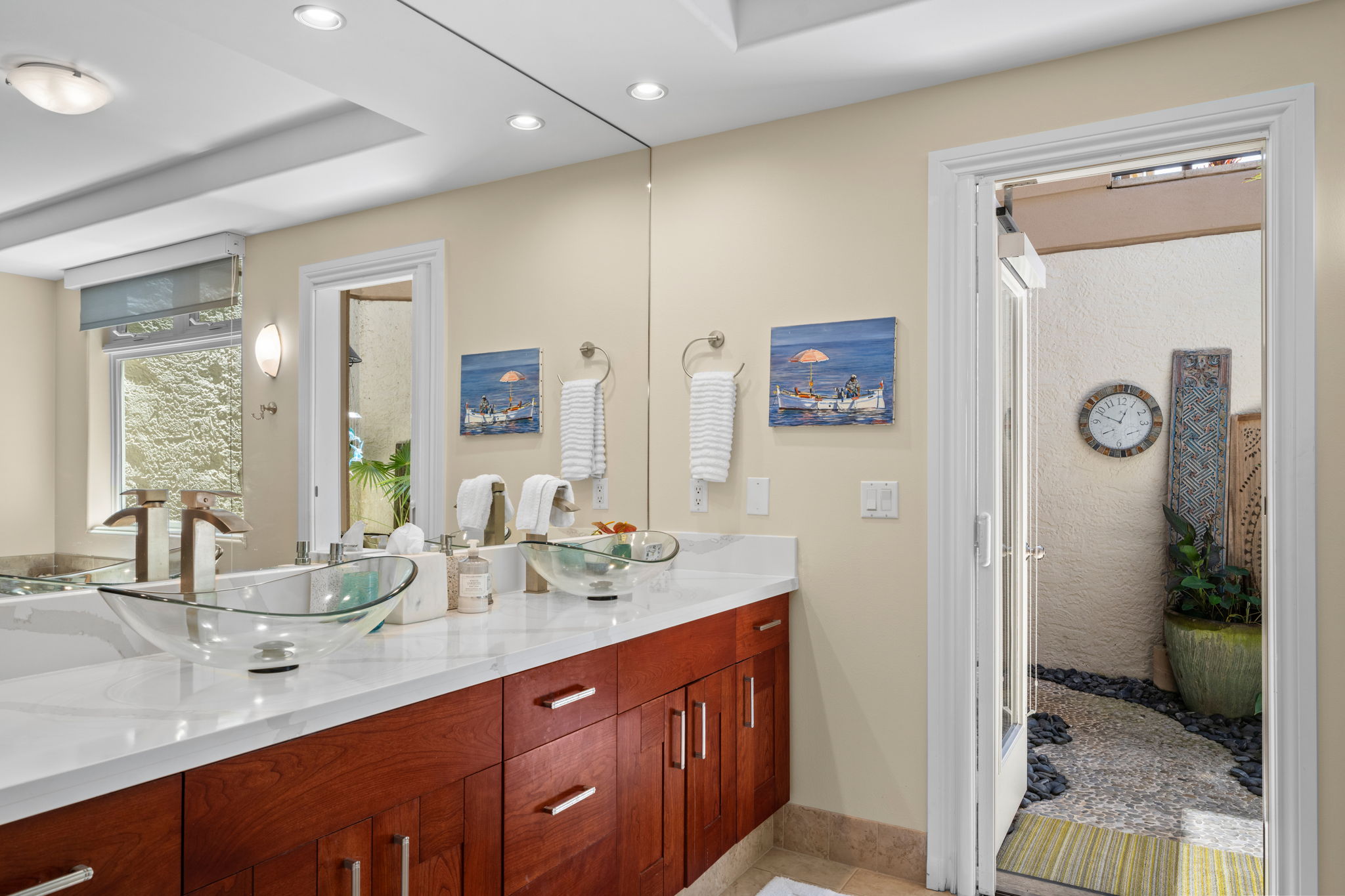 4100 QUEEN EMMA'S DR 21