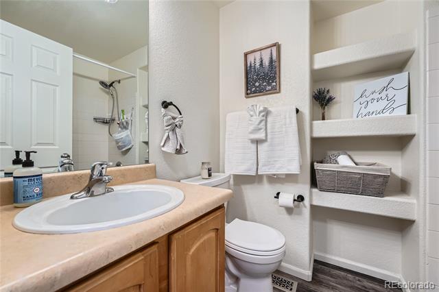 431 Black Feather Loop Unit: 817