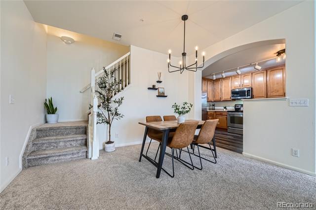 431 Black Feather Loop Unit: 817