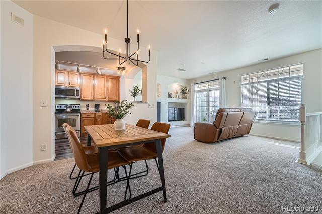 431 Black Feather Loop Unit: 817