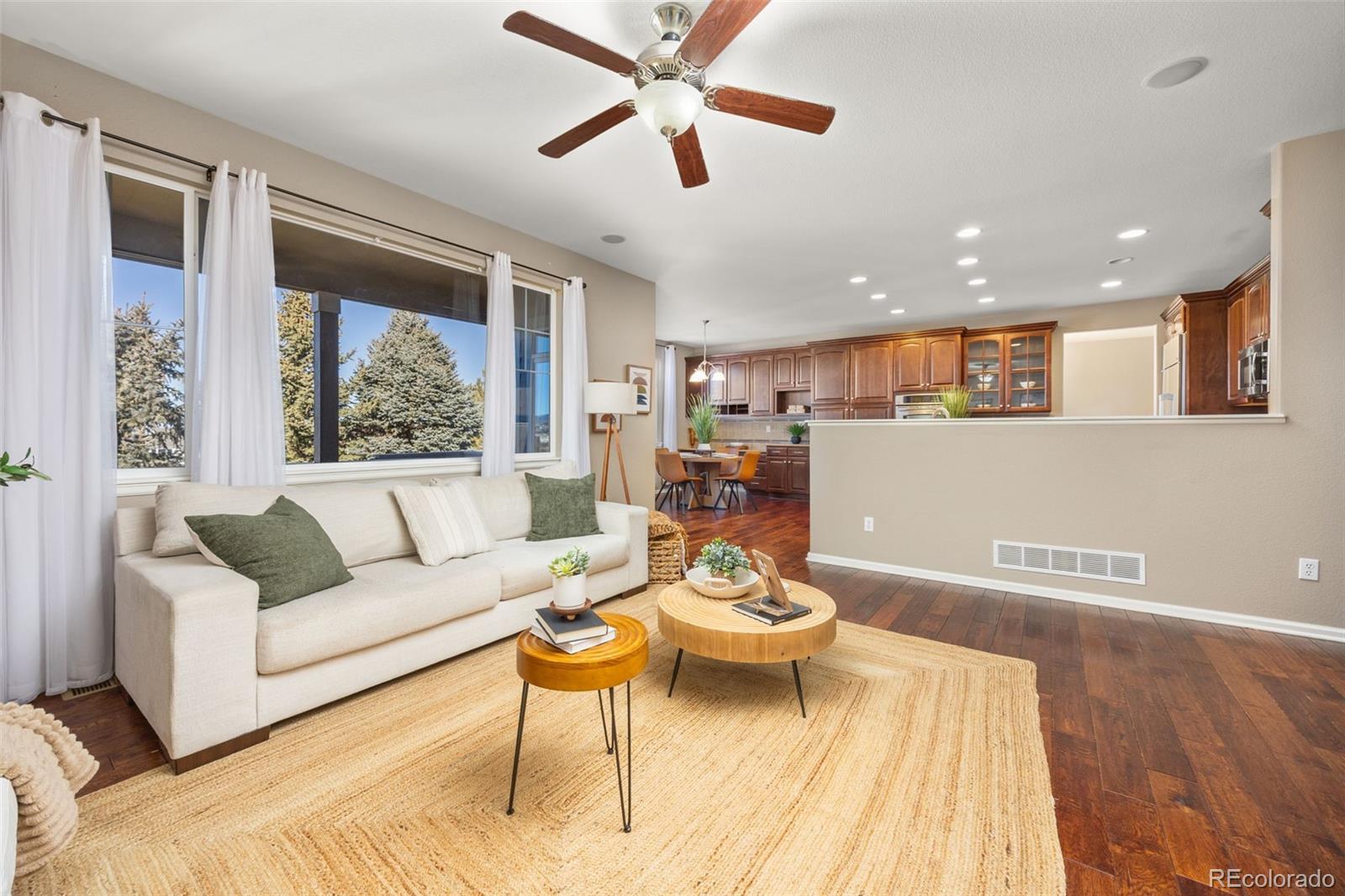 2477 Bellavista Street