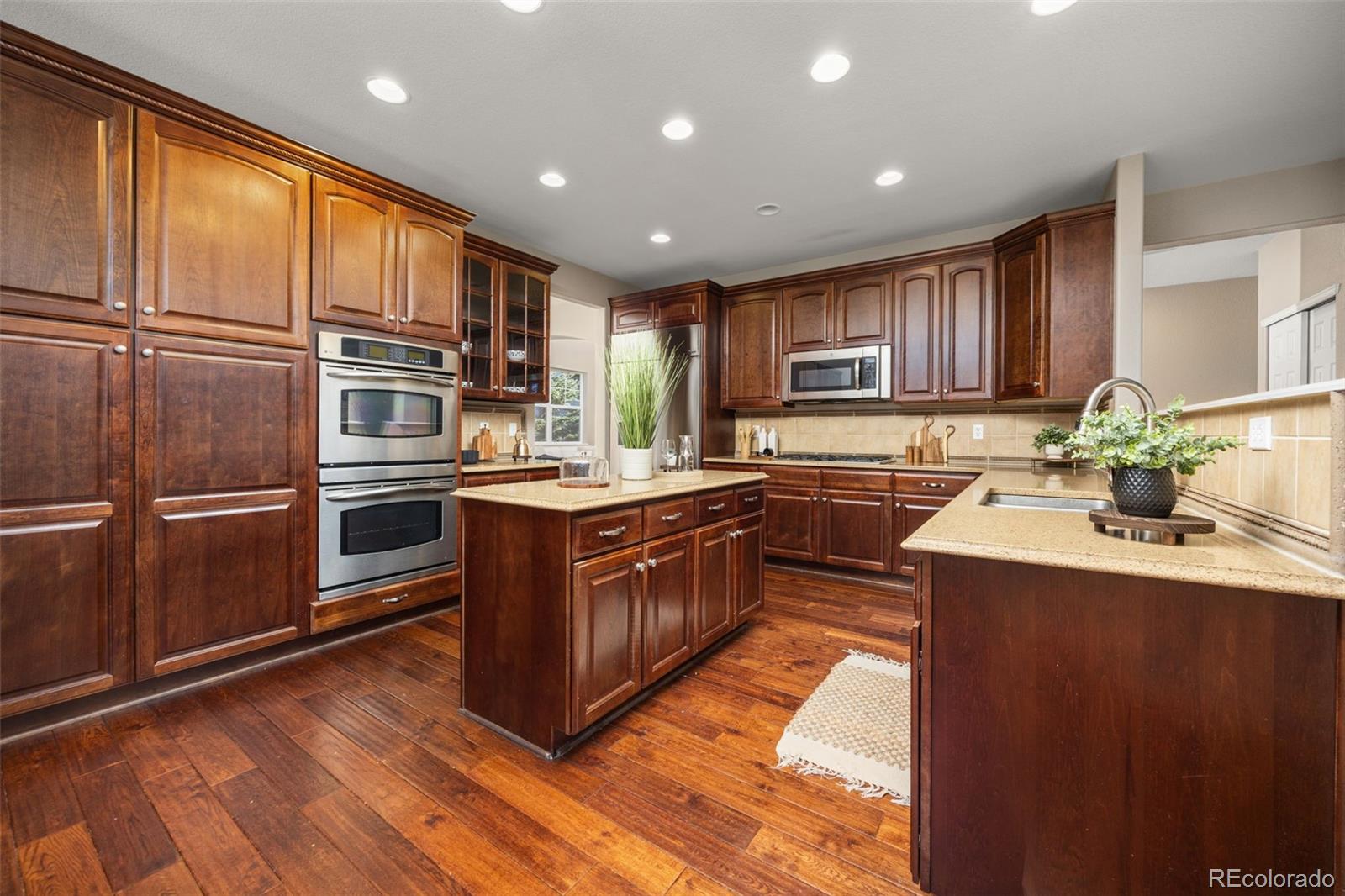 2477 Bellavista Street