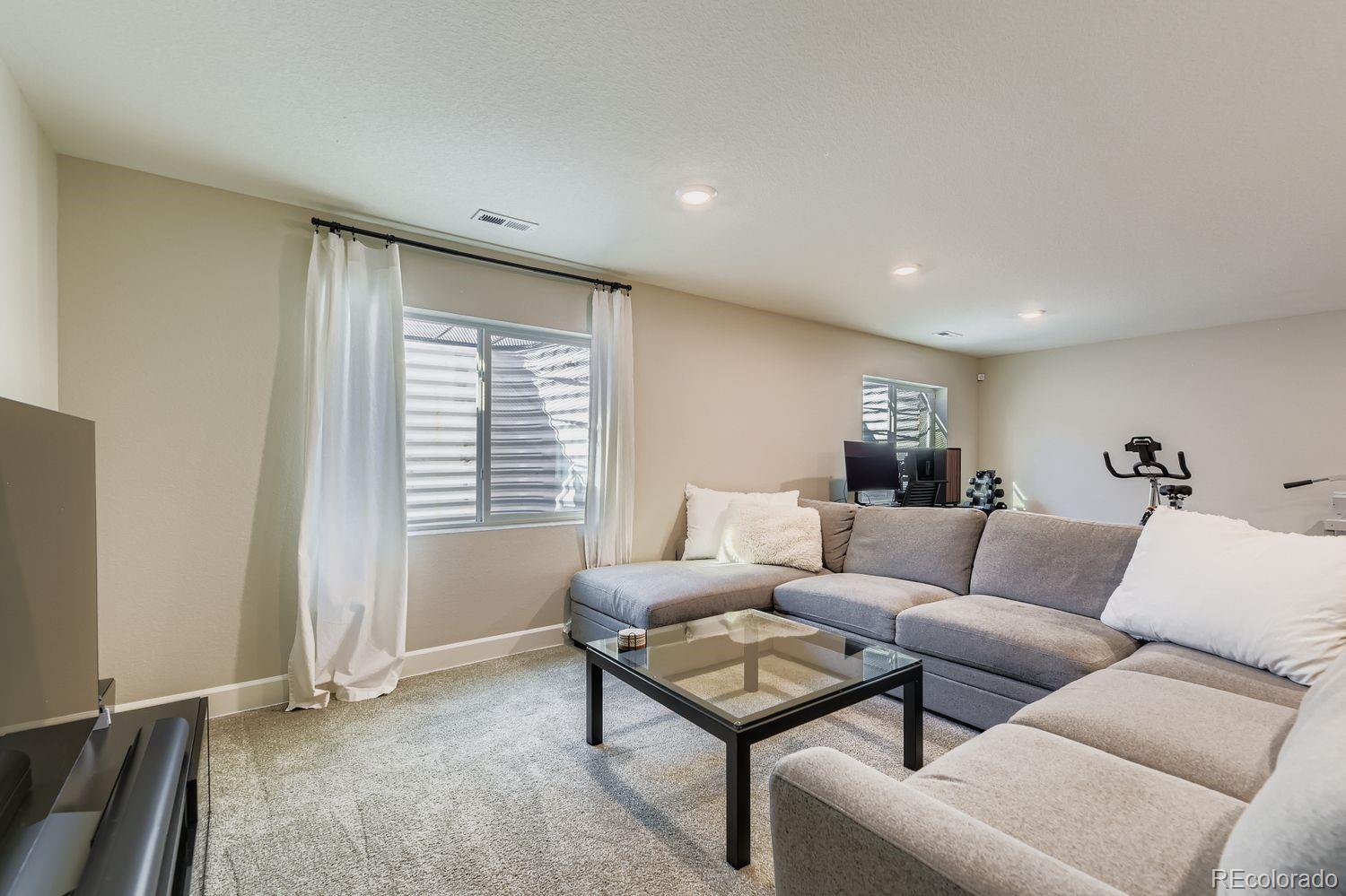 6187 Dapplegray Street