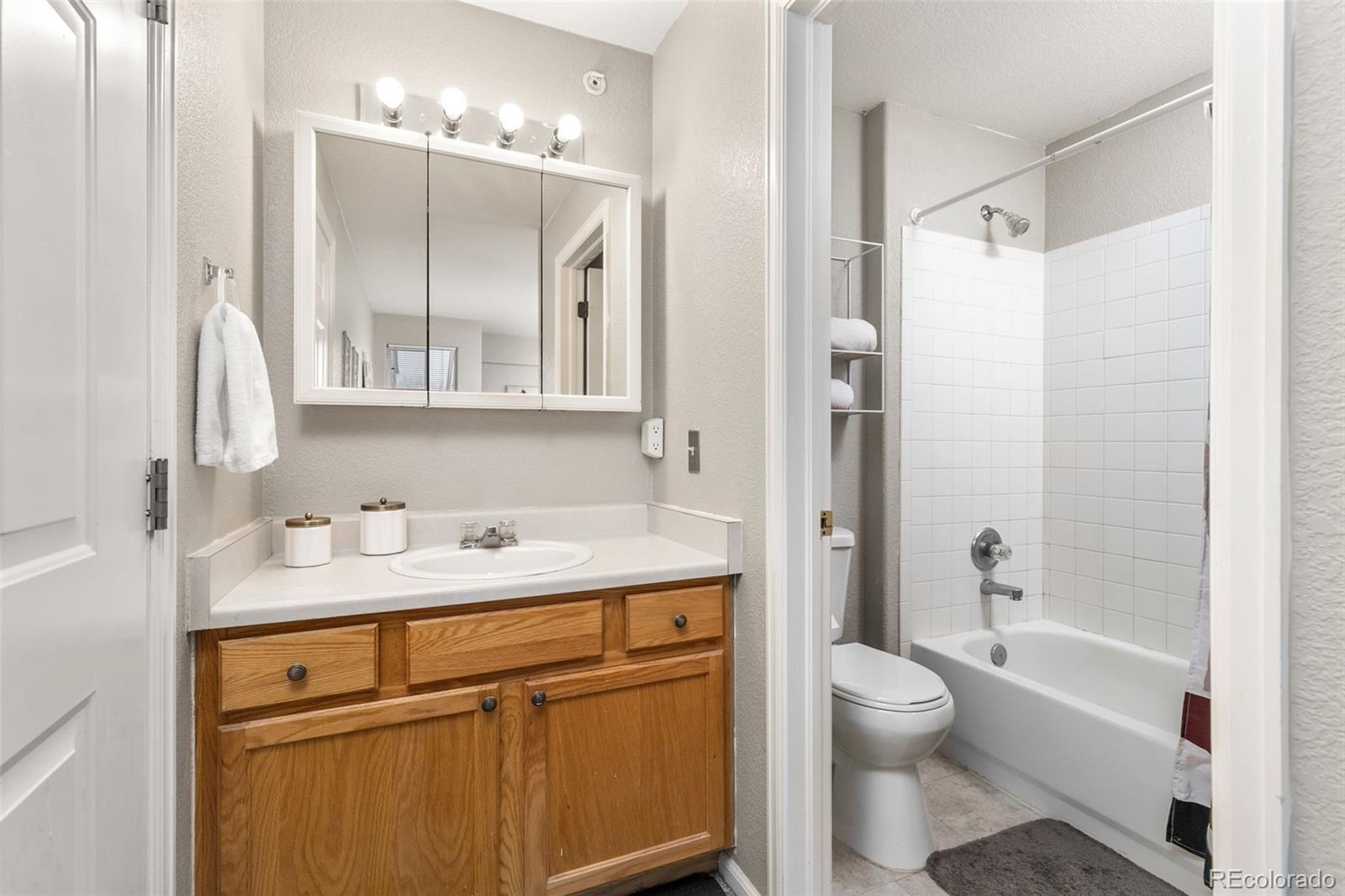 970 S Dawson Way Unit: 15