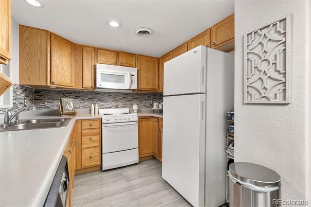 970 S Dawson Way Unit: 15