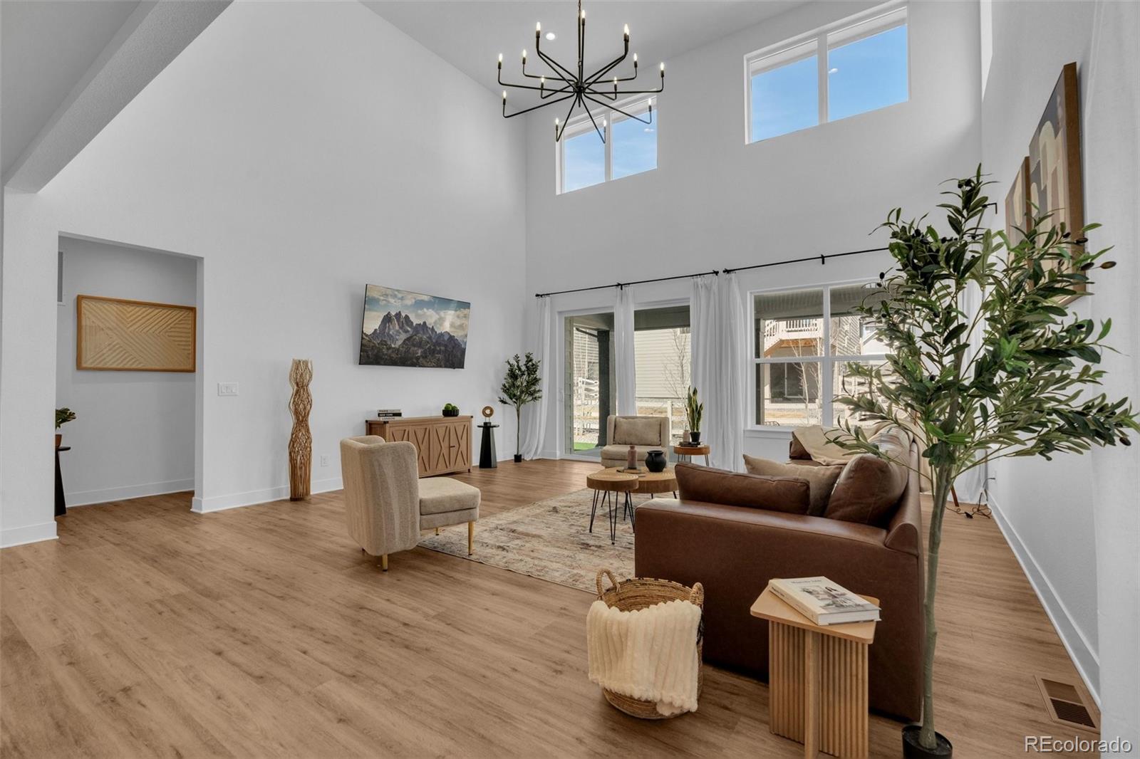 5647 Palmia Lane