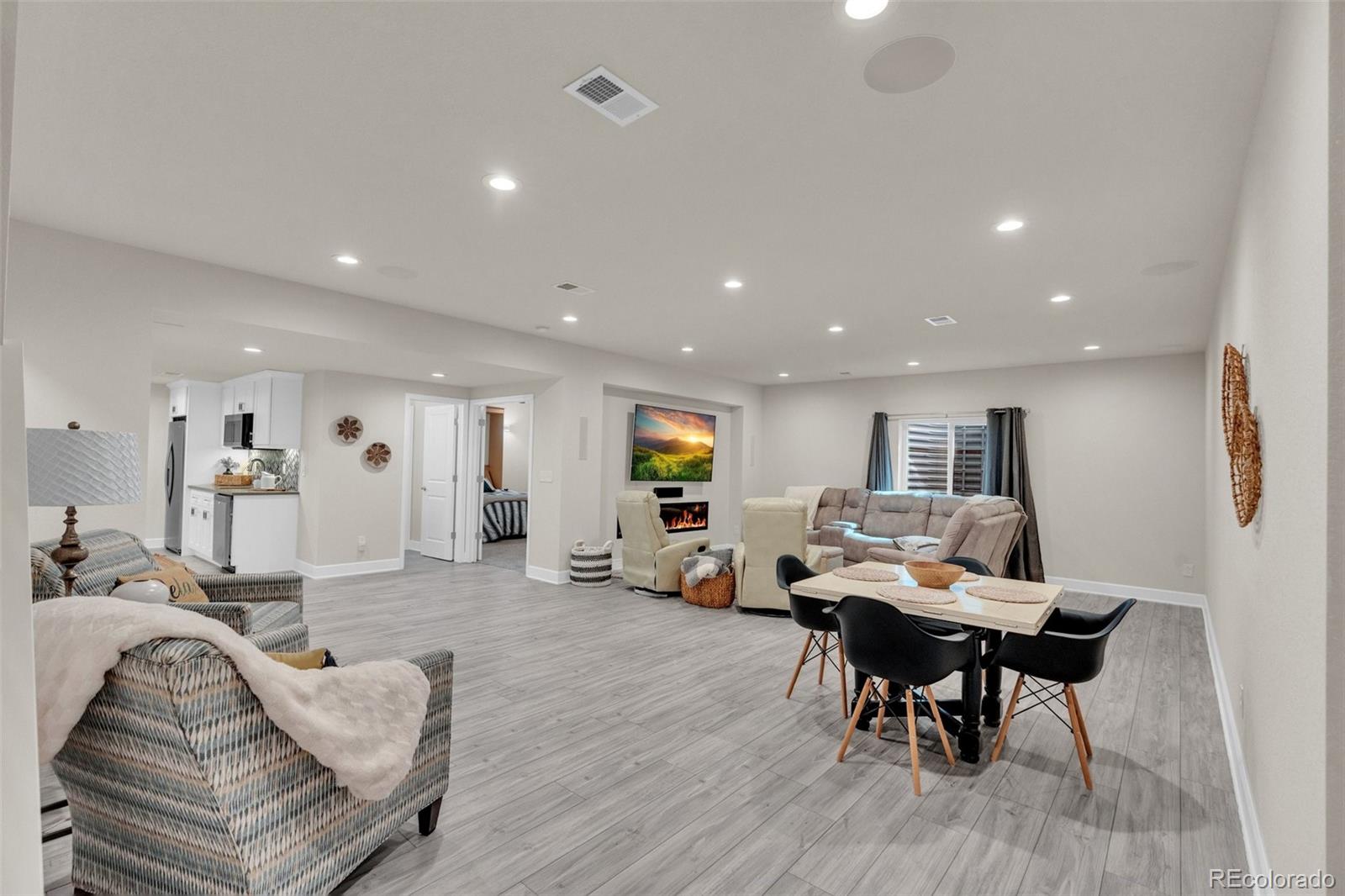 13998 Shasta Daisy Street