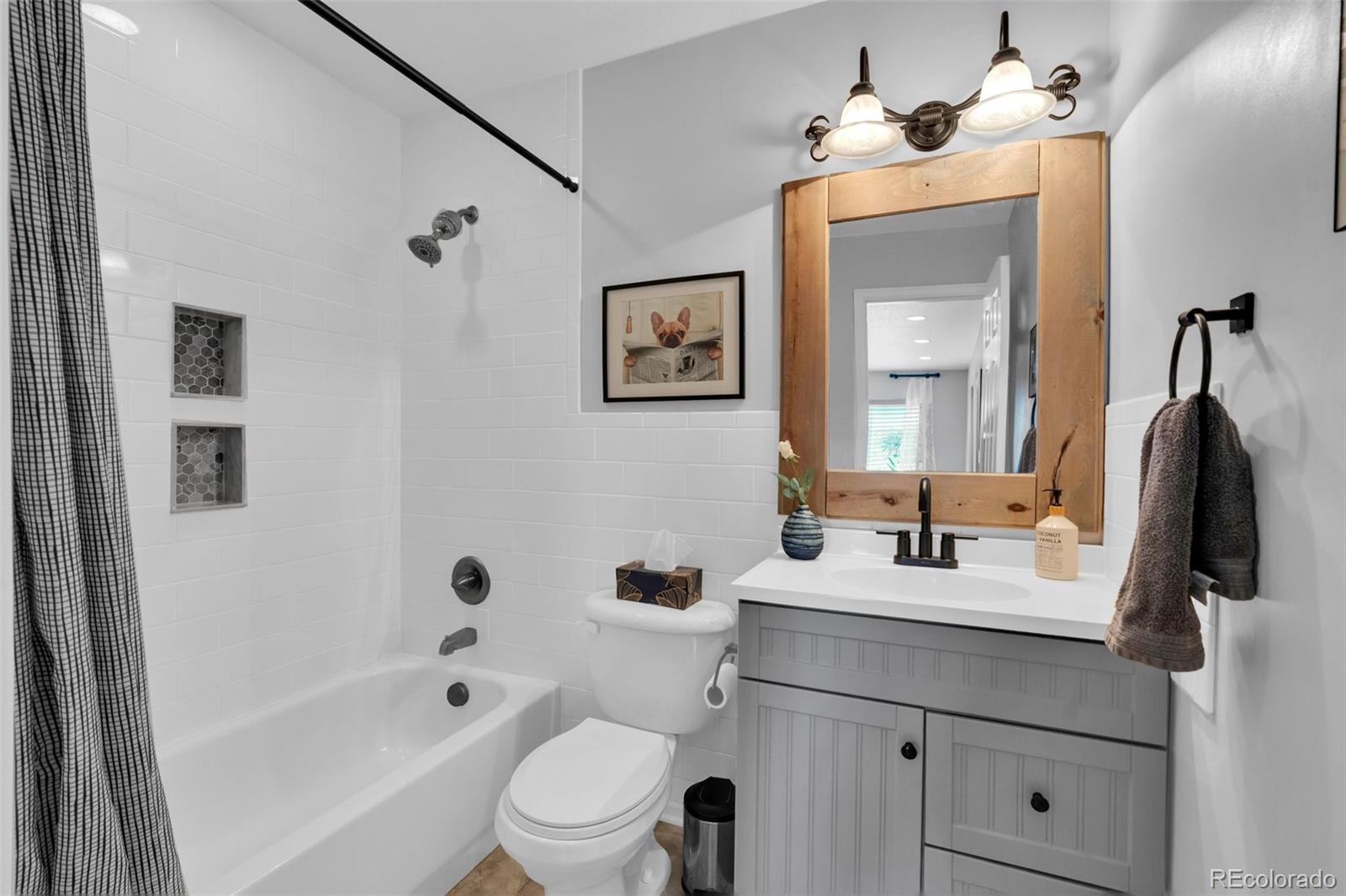 2485 Bellavista Street