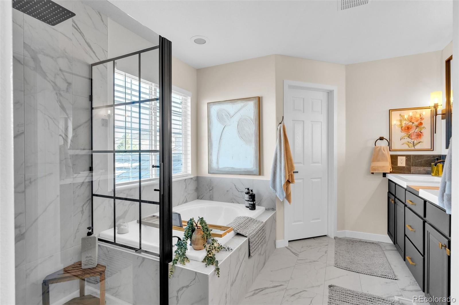 2485 Bellavista Street