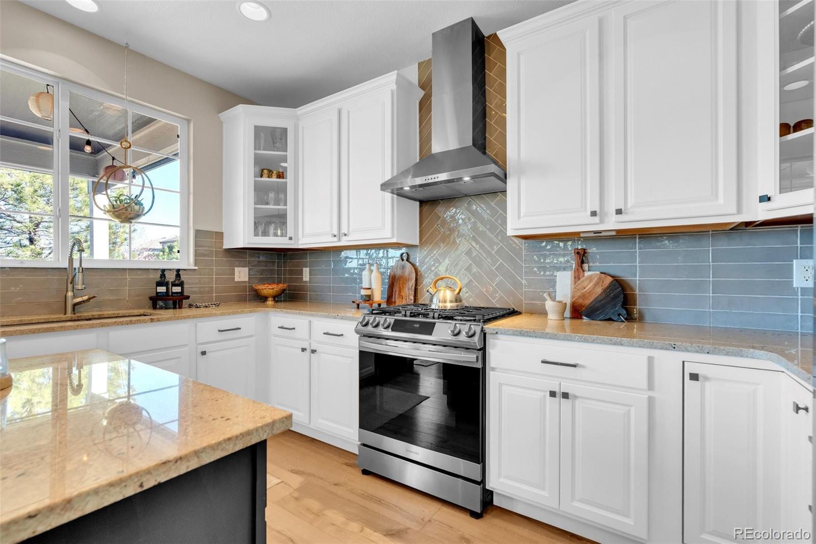 2485 Bellavista Street