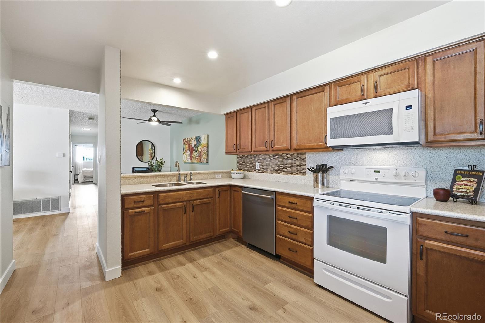 2260 E Geddes Avenue Unit: H