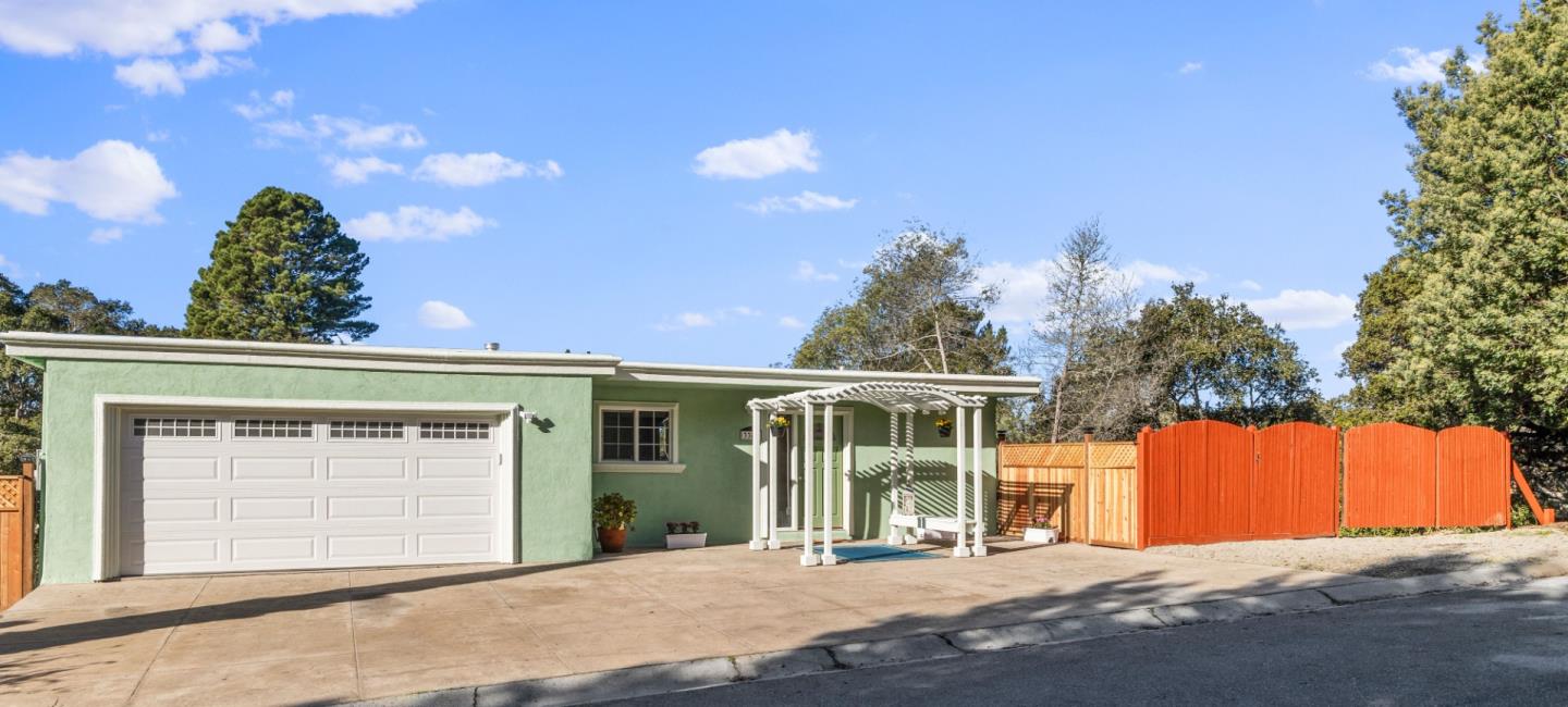 3345 Crystal Heights Drive