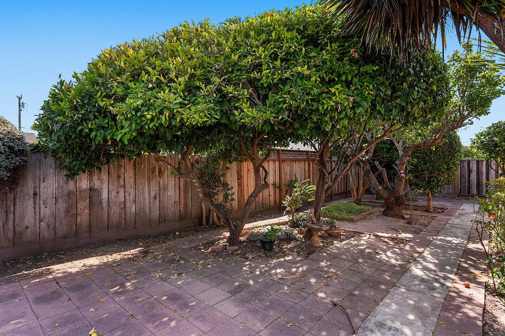 3890 Reposa Avenue
