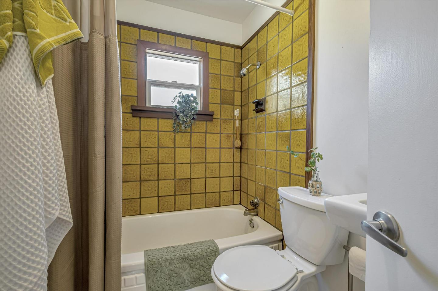 2720 Placer Street