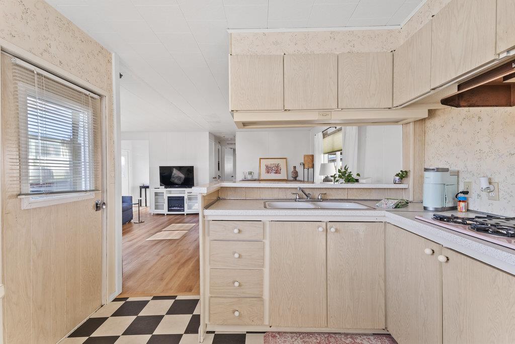 1555 Merrill St Unit: 121