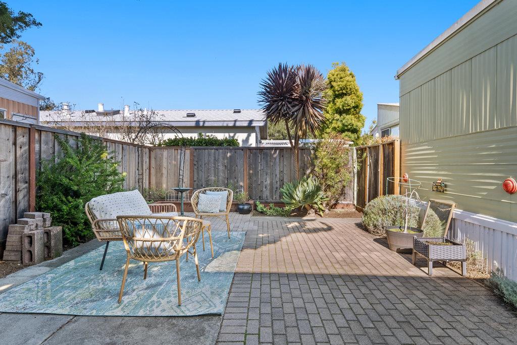 1555 Merrill St Unit: 121