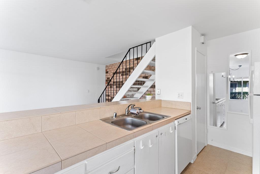 4415 Diamond Street 3