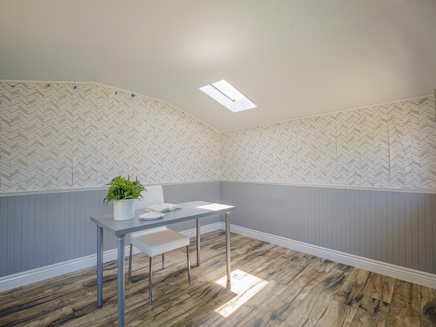 1858 Sommerfeld Avenue