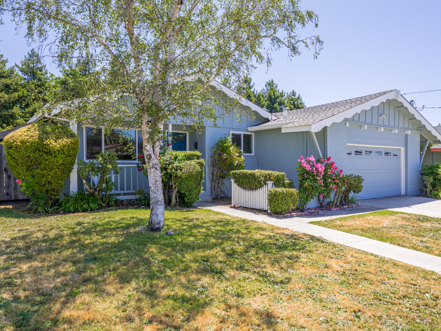 1858 Sommerfeld Avenue