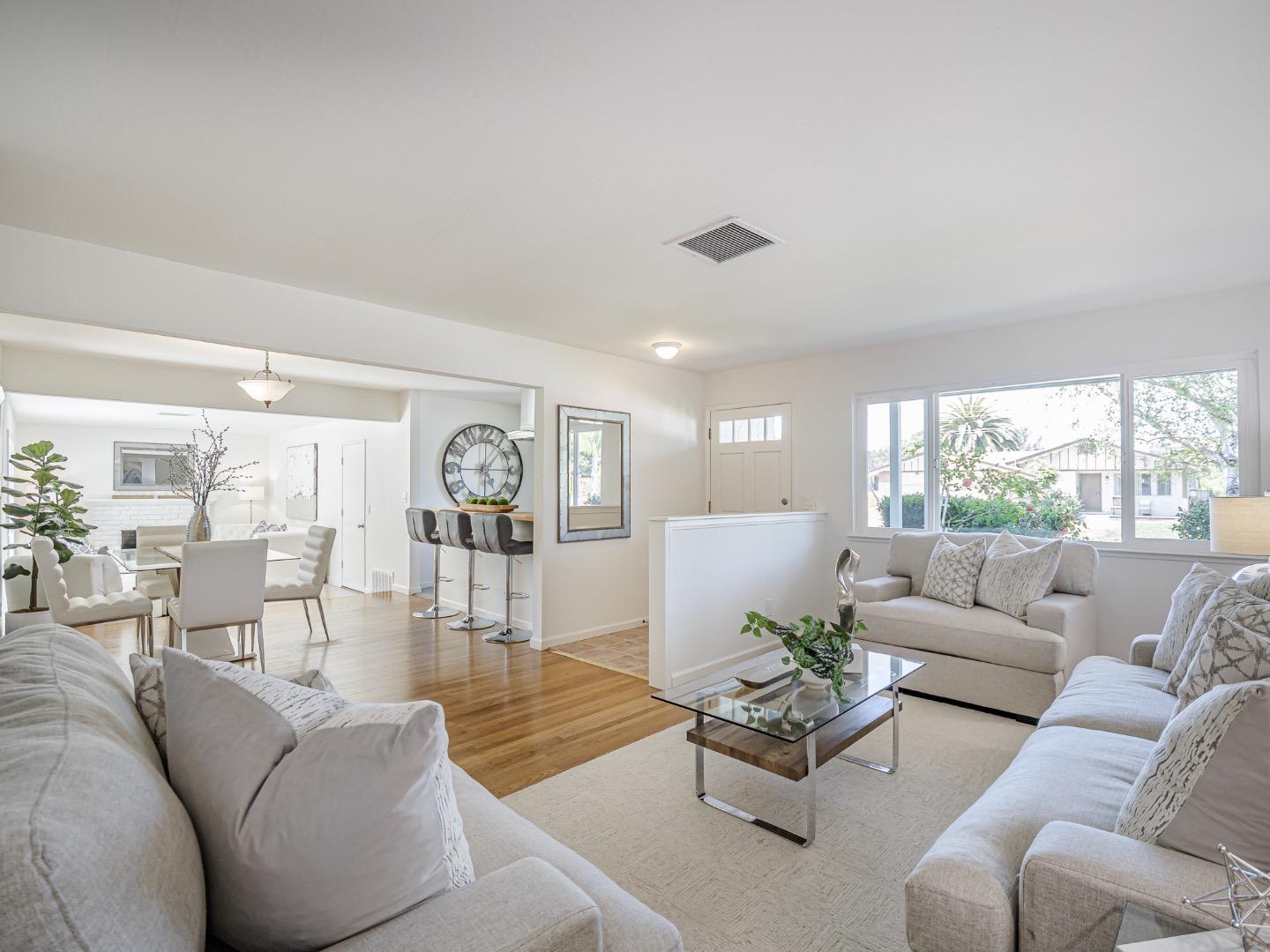 1858 Sommerfeld Avenue