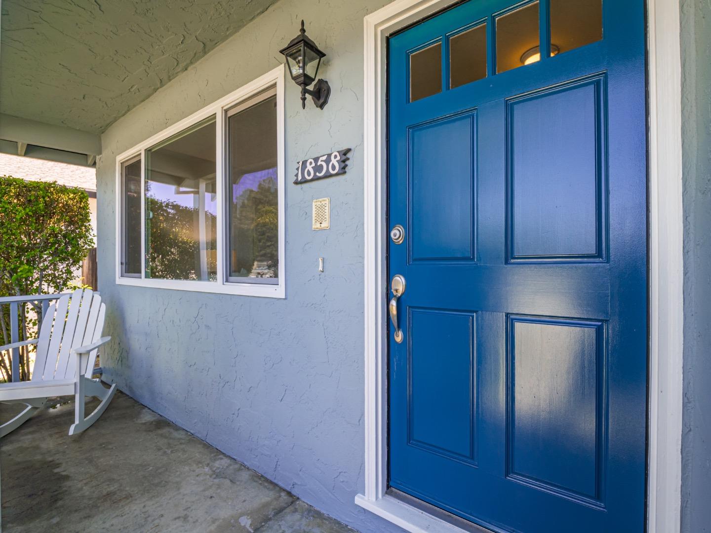 1858 Sommerfeld Avenue